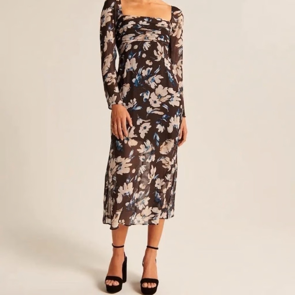 ❌SOLD❌ Abercrombie & Fitch | Long-Sleeve Ruched Bodice Midi Dress (Petite)